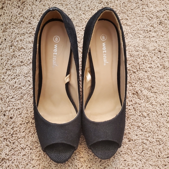 Black Open Toe High Heels (size 8) - Picture 3 of 4